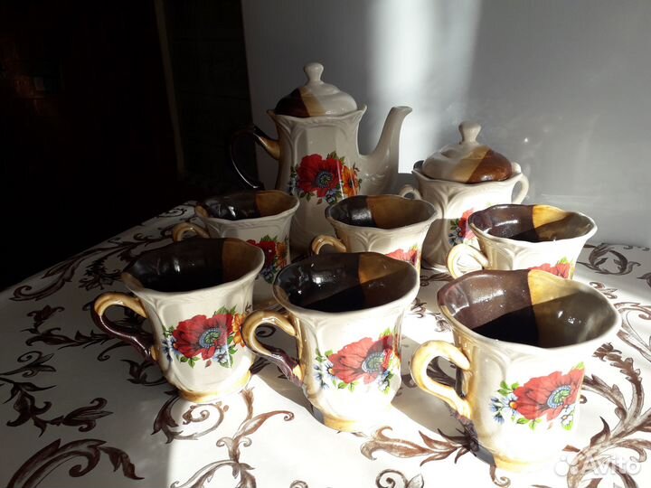 Чайный сервиз бюджетный.6 кружек, чайник,сахарница