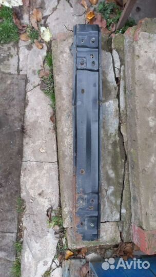 Усилитель заднего бампера на Тойота королла 150