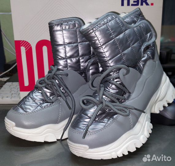 Сапоги женские дутики 39