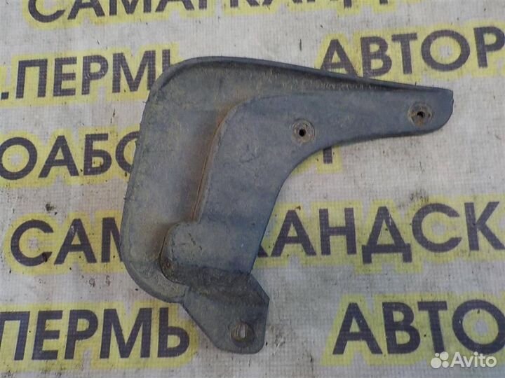 Брызговик передний правый Hyundai Getz 2002-2011