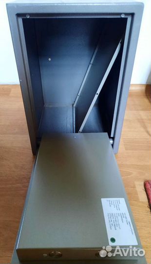 Сейф офисный