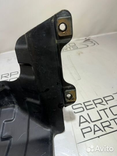 Пыльник двигателя правый Kia Soul AM G4FC 2009