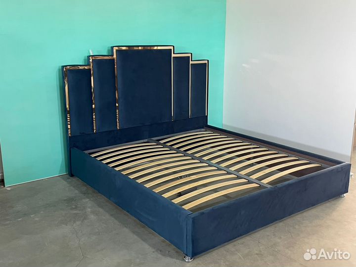 Кровать мягкая