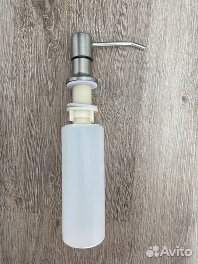 Дозатор (диспенсер), встраиваемый в раковину