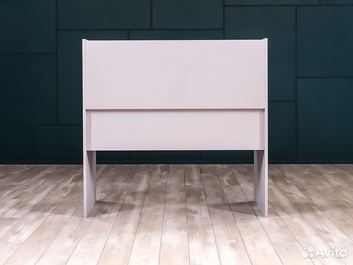 Стол для персонала