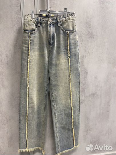 Джинсы трубы женские
