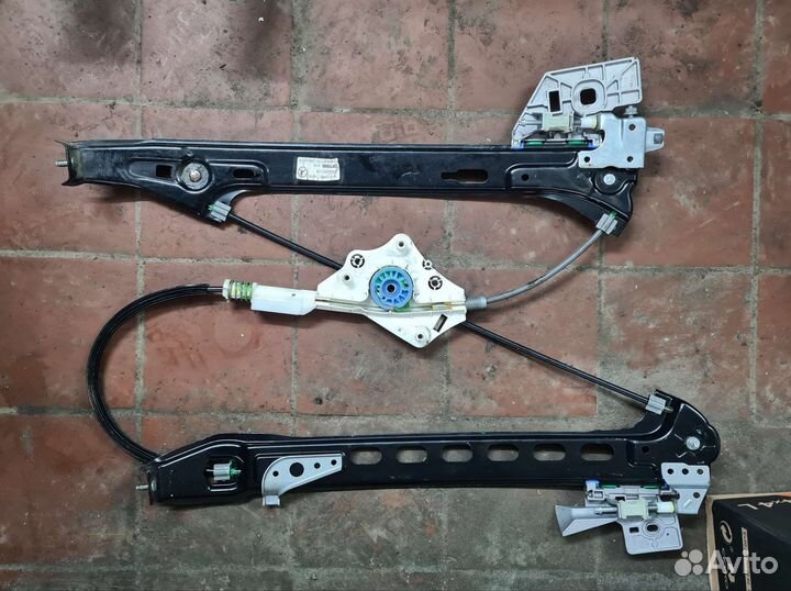 Стеклоподъемник задний правый Mercedes CLS W219