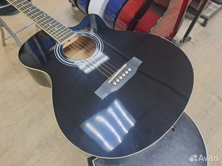 Гитара акустическая чёрная