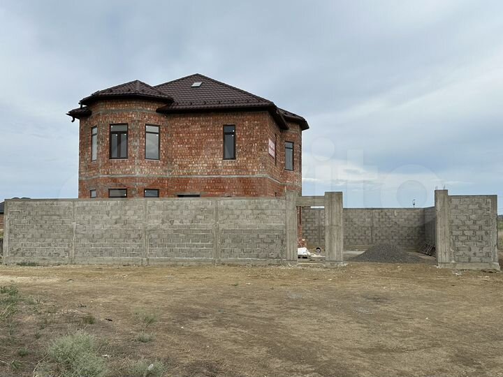 Дом 180 м² на участке 3 сот.