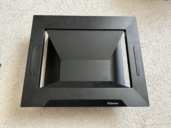 Подствка под ноутбук fellowes