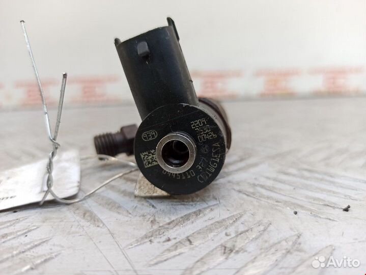 Форсунка Opel Insignia (A) 2009 55566050