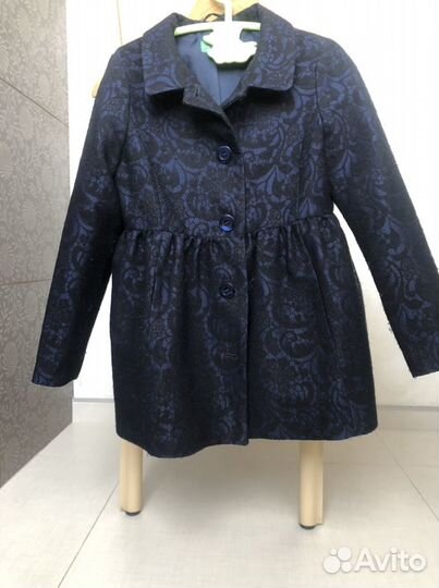 Легкое пальто для девочки