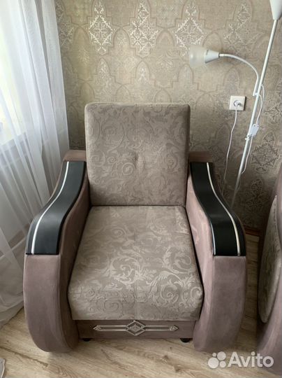 Диваны и кресло бу