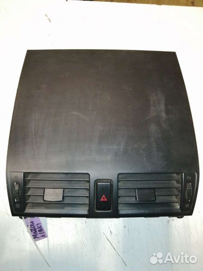 Накладка на торпедо центральная Mazda 3 BK