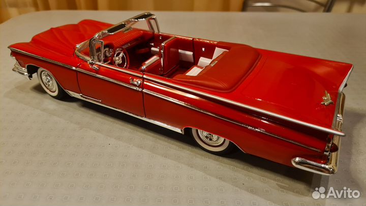 Коллекционная модель 1/18