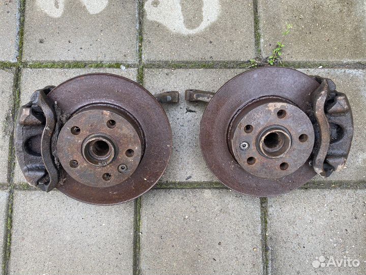 Ступица/поворотный кулак Volkswagen Transporter T4