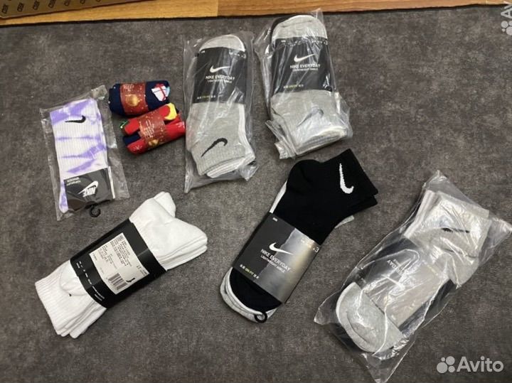 8 пачек носков