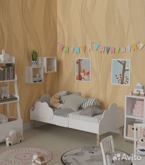 Деревянная детская кроватка 