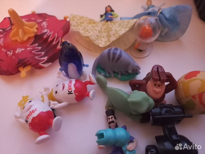 Игрушки из киндера пакетом