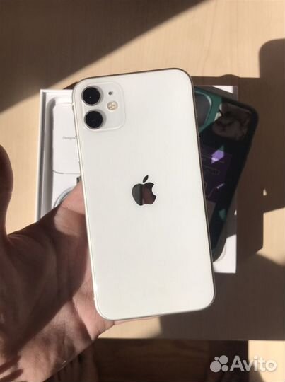 iPhone 11, 64 ГБ