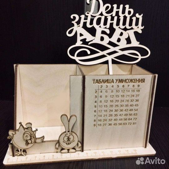 Карандашницы для школы и офиса разные