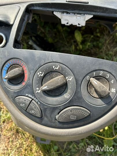 Блок управления печкой ford focus 1