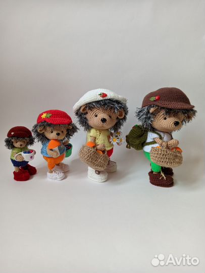 Ёжики вязаные сувенир игрушка