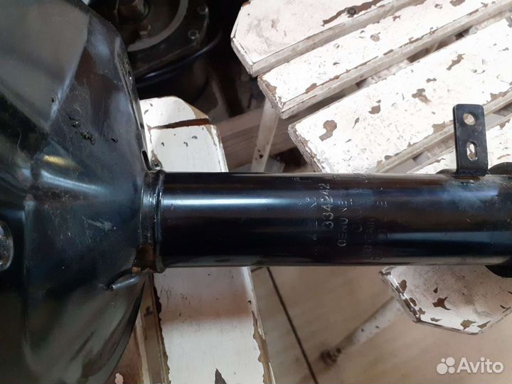 Амортизаторы передние