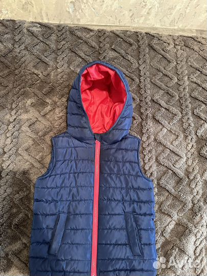 Продам желетку для девочки