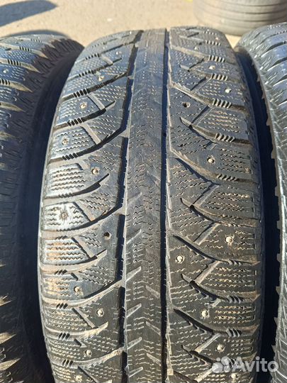 Bridgestone Ice Cruiser 7000 235/65 R17