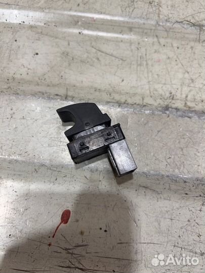 Кнопка стеклоподъёмника задняя левая Volkswagen