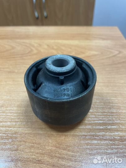 Задние сайлентблоки переднего рычага