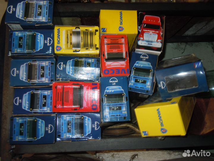 Коробки от моделей масштаб 1.43