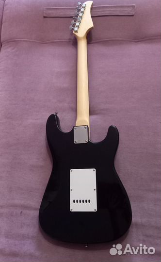 Электрогитара леворукая