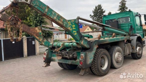 В разборке грузовик Mercedes,Axor mpii 2004-2008