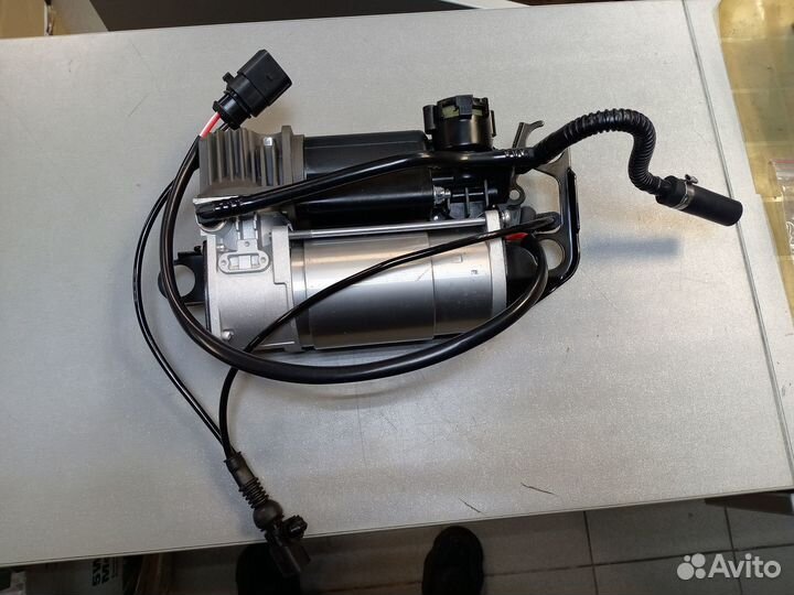 Компрессор пневмоподвески Tuareg cayenne