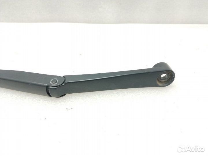 Поводок стеклоочистителя левый Chevrolet Cruze