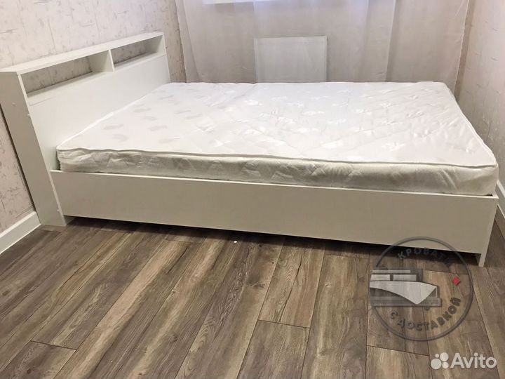 Кровать