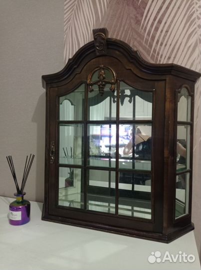 Витрина подвесная, настенная