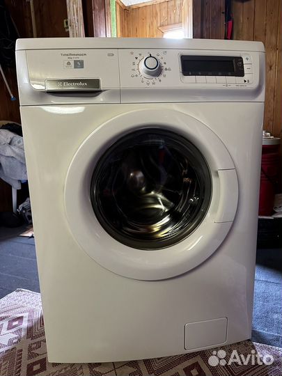 Стиральная машина Electrolux - 6кг. 1200 об