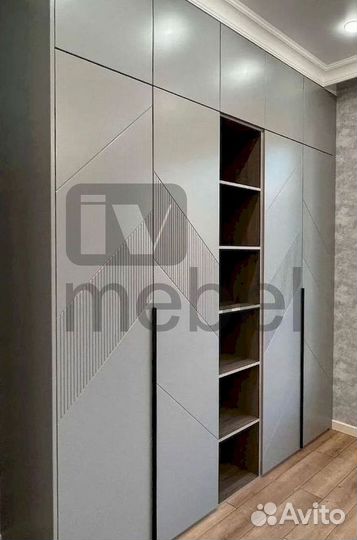 Распашной шкаф