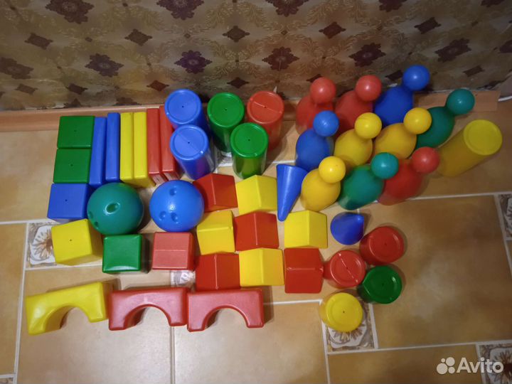 Набор из пластмассы для игры в боулинг