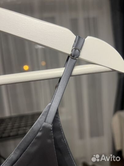 Топ на тонких бретелях