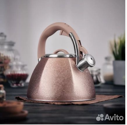 Чайник металлический новый. 3 литра. Со свистком