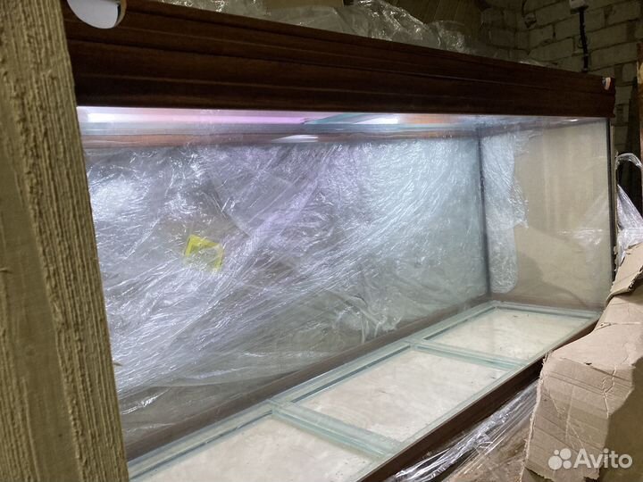 Аквариум с тумбой новый 650л