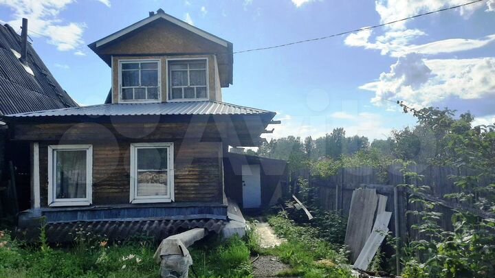 Дом 21,5 м² на участке 6 сот.