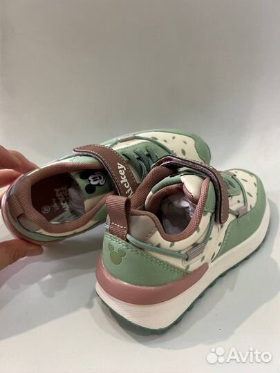 Кроссовки disney