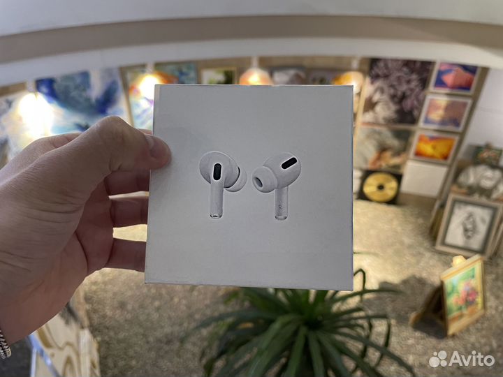 AirPods Pro (с ними Вам точно не будет скучно)
