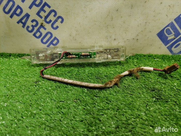 Стоп-сигнал задний Infiniti G35 седан 3.5 VQ35DE