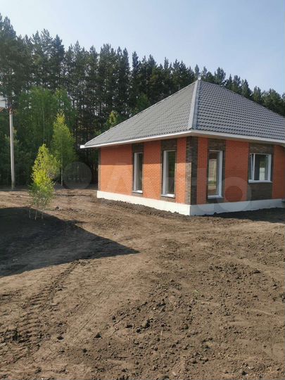 Коттедж 100 м² на участке 7 сот.